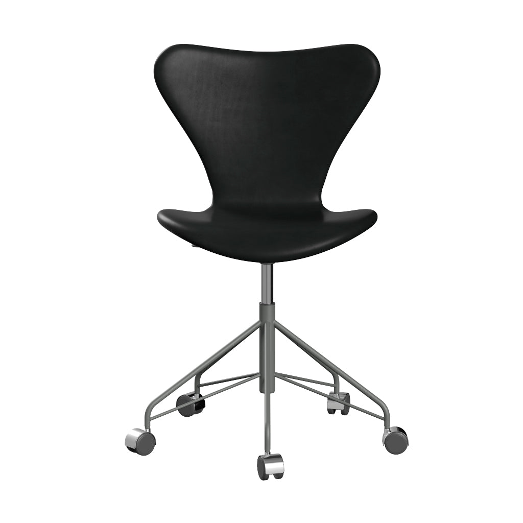 Fritz Hansen - 3117 kontorstol, fuldpolstret i Grace læder - Sort læder - Silver Grey stel - Jacobsen Plus
