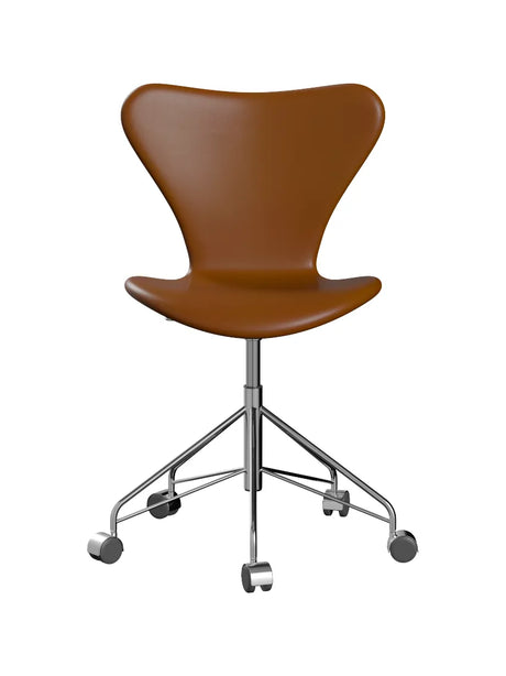 3117 Serie 7 Bürostuhl von Arne Jacobsen - Voll gepolstert / Soft Leder / Walnuss - Jacobsen Plus