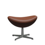 3127 Fußhocker für Egg™ Sessel, Gestell in Silbergrau von Arne Jacobsen - Aura Leder - Cognac - Jacobsen Plus