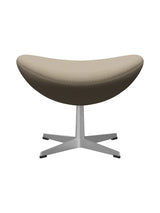3127 Fodskammel til Ægget af Arne Jacobsen stofgr. 2 - Steelcut / 240 Beige - Jacobsen Plus