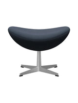 3127 Fodskammel til Ægget af Arne Jacobsen stofgr. 2 - Steelcut Trio / 883 Olivengrøn med et tvist af turkis - Jacobsen Plus