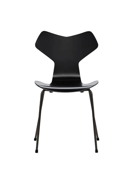 3130 Grand Prix stol lakeret af Arne Jacobsen - Sort / Sort - Jacobsen Plus