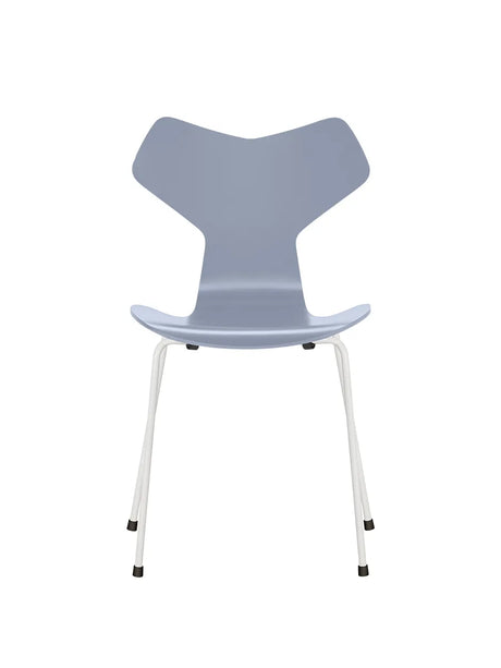 3130 Grand Prix stol lakeret af Arne Jacobsen - Lavender Blue / Hvid - Jacobsen Plus