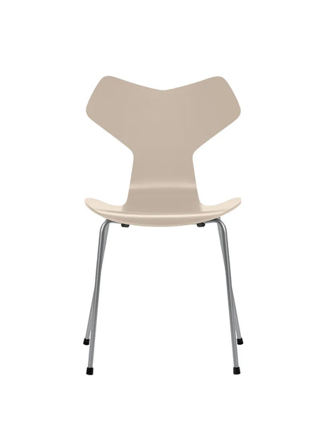 3130 Grand Prix stol lakeret af Arne Jacobsen - Light Beige / Silver Grey - Jacobsen Plus