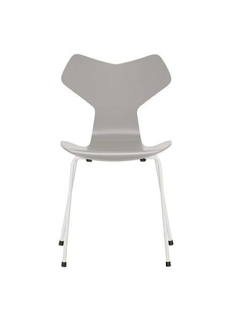 3130 Grand Prix stol lakeret af Arne Jacobsen - Nine Grey / Hvid - Jacobsen Plus