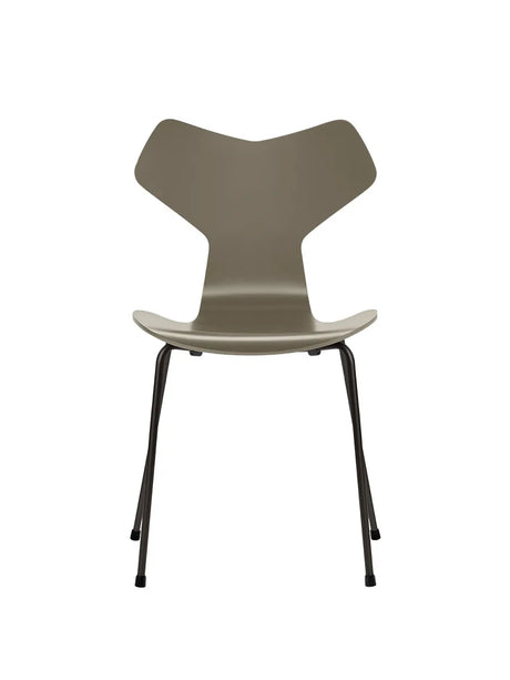 3130 Grand Prix stol lakeret af Arne Jacobsen - Olive Green / Sort - Jacobsen Plus