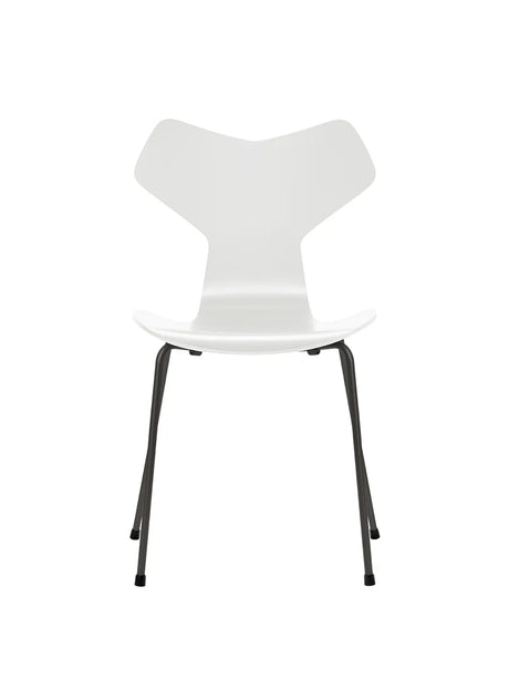 3130 Grand Prix stol lakeret af Arne Jacobsen - Hvid / Warm Graphite - Jacobsen Plus