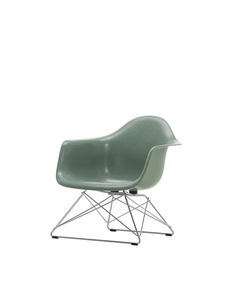 Eames Fiberglass Armchair LAR, verchromt von Vitra - Eames Parchment - Jacobsen Plus