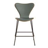Fritz Hansen - 3187 lav barstol, naturfiner og forsidepolstret i Grace læder - Kirsebær - Concrete Grey læder - Brown Bronze stel - Jacobsen Plus