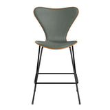 Fritz Hansen - 3187 lav barstol, naturfiner og forsidepolstret i Grace læder - Kirsebær - Concrete Grey læder - Sort stel - Jacobsen Plus