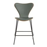 Fritz Hansen - 3187 lav barstol, naturfiner og forsidepolstret i Grace læder - Kirsebær - Concrete Grey læder - Warm Graphite stel - Jacobsen Plus