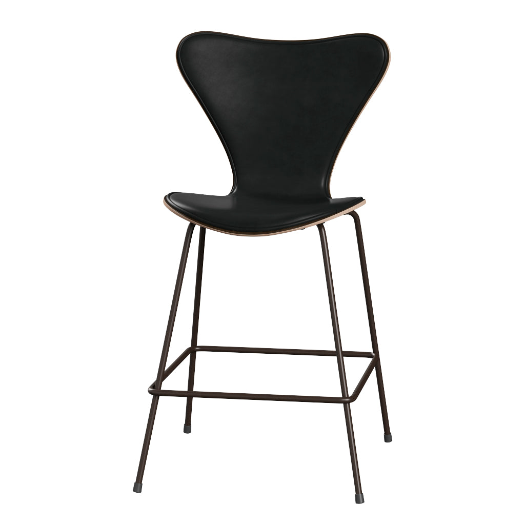 Fritz Hansen - 3187 lav barstol, naturfiner og forsidepolstret i Grace læder - Mørkbejdset eg- Sort læder - Brown Bronze stel - Jacobsen Plus