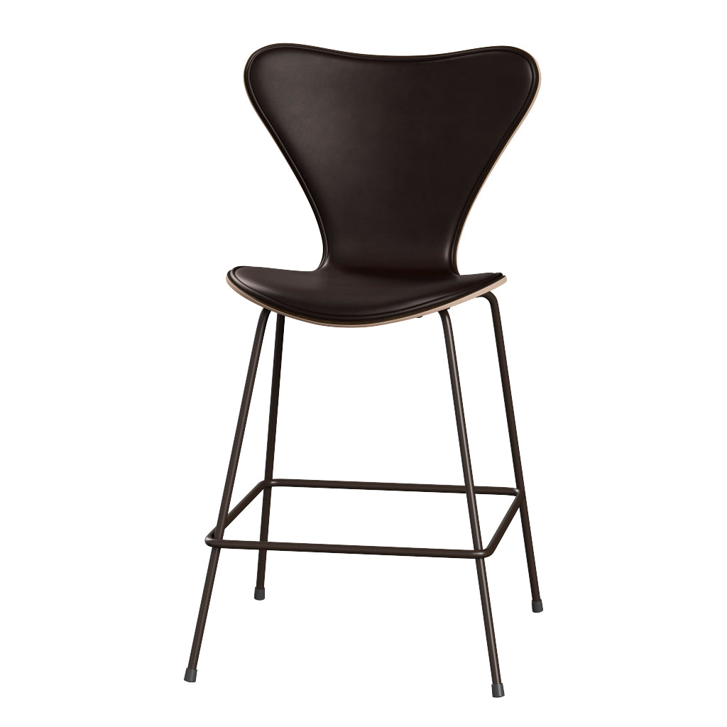 Fritz Hansen - 3187 lav barstol, naturfiner og forsidepolstret i Grace læder - Mørkbejdset eg - Mørk brun læder - Brown Bronze stel - Jacobsen Plus