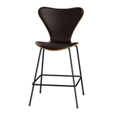 Fritz Hansen - 3187 lav barstol, naturfiner og forsidepolstret i Grace læder - Elm - Mørk brun læder - Sort stel - Jacobsen Plus