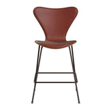 Fritz Hansen - 3187 lav barstol, naturfiner og forsidepolstret i Grace læder - Valnød - Kastanjebrun læder - Brown Bronze stel - Jacobsen Plus