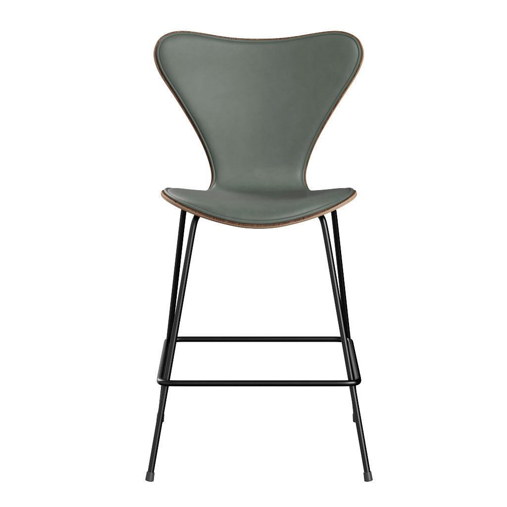 Fritz Hansen - 3187 lav barstol, naturfiner og forsidepolstret i Grace læder - Valnød - Concrete Grey læder - Sort stel - Jacobsen Plus