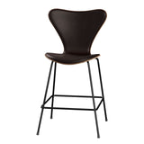 Fritz Hansen - 3187 lav barstol, naturfiner og forsidepolstret i Grace læder - Valnød - Mørk brun læder - Sort stel - Jacobsen Plus