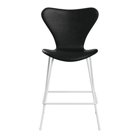 Fritz Hansen - 3187 niedriger Barhocker, vollgepolstert in Grace Leder - Schwarzes Leder - Chromgestell - Jacobsen Plus