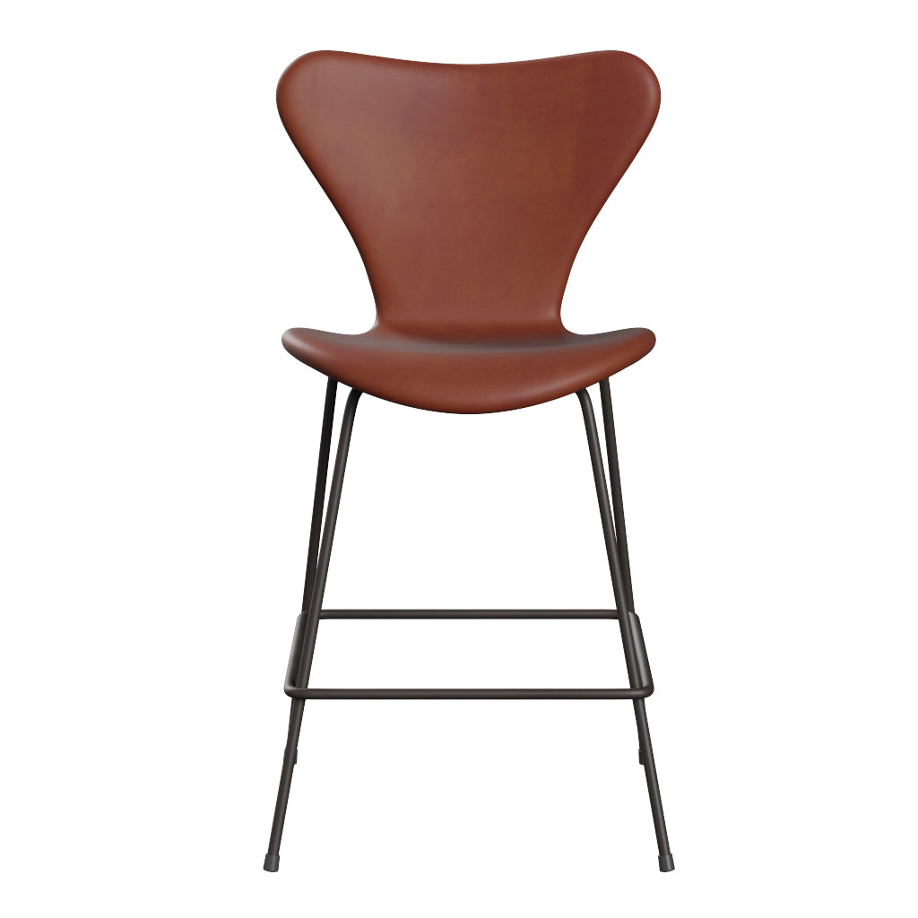 Fritz Hansen - 3187 lav barstol, fuldpolstret i Grace læder - Kastanjebrun læder - Warm Graphite stel - Jacobsen Plus
