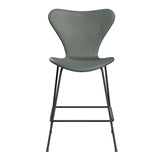 Fritz Hansen - 3187 lav barstol, fuldpolstret i Grace læder - Concrete Grey læder - Warm Graphite stel - Jacobsen Plus