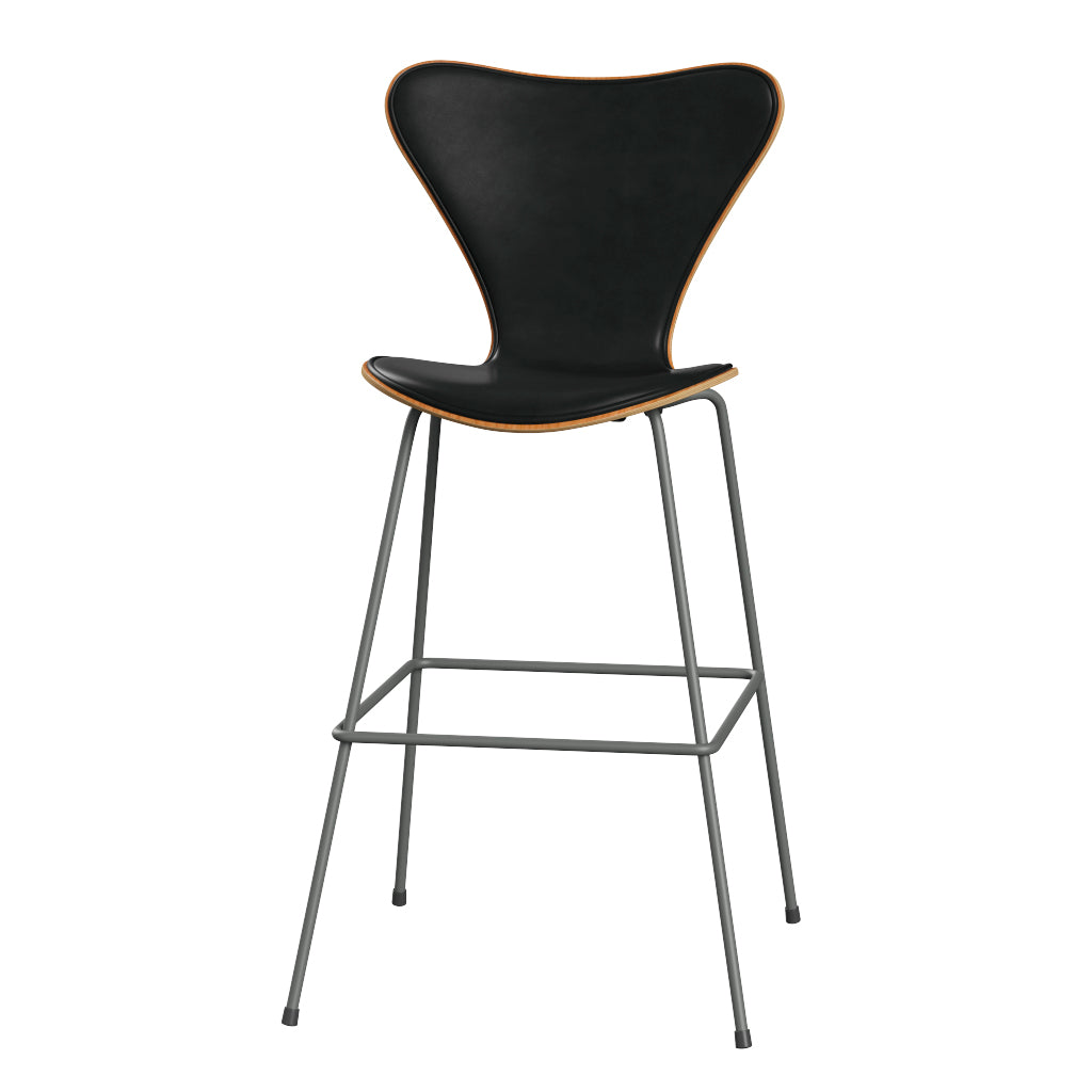 Fritz Hansen - 3197 høj barstol, naturfiner og forsidepolstret i Grace læder - Kirsebær - Sort læder - Silver Grey stel - Jacobsen Plus