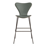Fritz Hansen - 3197 høj barstol, naturfiner og forsidepolstret i Grace læder - Mørkbejdset eg - Concrete Grey læder - Brown Bronze stel - Jacobsen Plus