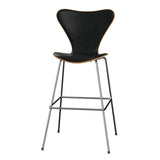 Fritz Hansen - 3197 høj barstol, naturfiner og forsidepolstret i Grace læder - Elm - Sort læder - Krom stel - Jacobsen Plus