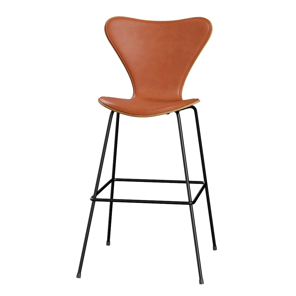 Fritz Hansen - 3197 høj barstol, naturfiner og forsidepolstret i Grace læder - Elm - Valnød læder - Sort stel - Jacobsen Plus