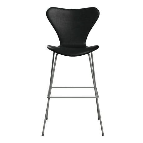 Fritz Hansen - 3197 hoher Barhocker, voll gepolstert in Grace Leder - Schwarzes Leder - Chromgestell - Jacobsen Plus