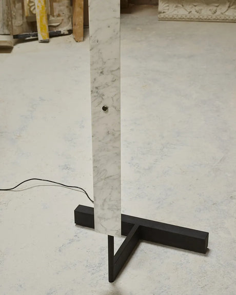 F Model Stehleuchte von Anour - Brüniert Messing - Jacobsen Plus