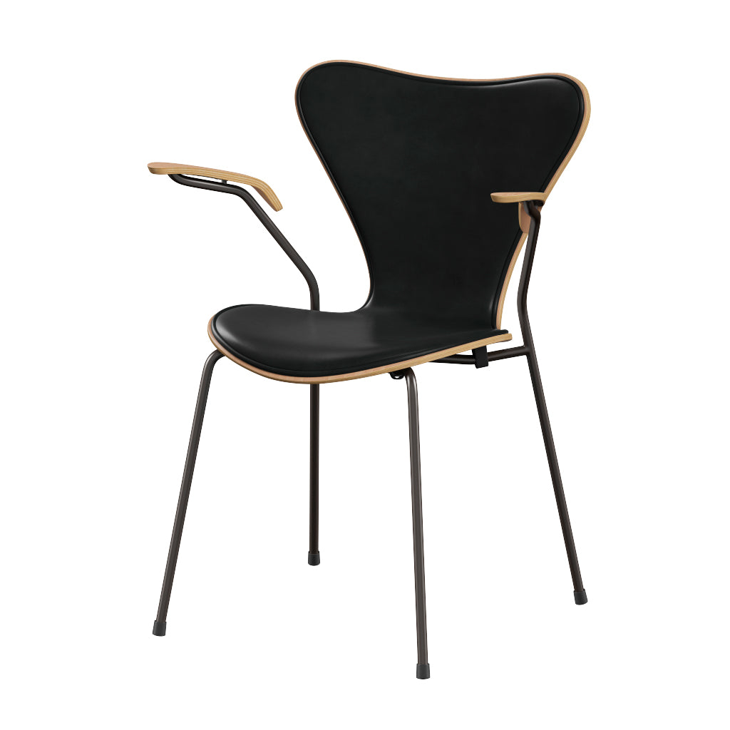 Fritz Hansen - 3207 Stuhl mit Armlehnen, Naturfurnier und Vorderseite gepolstert in Grace Leder - Bøg - Sort læder - Brown Bronze stel - Jacobsen Plus