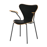 Fritz Hansen - 3207 Stuhl mit Armlehnen, Naturfurnier und Vorderseite gepolstert in Grace Leder - Kirsche - Schwarz Leder - Schwarz Gestell - Jacobsen Plus