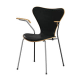 Fritz Hansen - 3207 Stuhl mit Armlehnen, Naturfurnier und Vorderseite gepolstert in Grace Leder - Eg - Sort læder - Krom stel - Jacobsen Plus