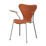 Fritz Hansen - 3207 Stuhl mit Armlehnen, Naturfurnier und Vorderseite gepolstert in Grace Leder - Eg - Walnuss Leder - Chromgestell - Jacobsen Plus