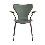Fritz Hansen - 3207 Stuhl mit Armlehnen, Naturfurnier und Vorderseite gepolstert in Grace Leder - Walnuss - Concrete Grey Leder - Brown Bronze Gestell - Jacobsen Plus