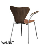 Fritz Hansen - 3207 Stuhl mit Armlehnen, Naturfurnier und Vorderseite gepolstert in Grace Leder - 6 - Jacobsen Plus