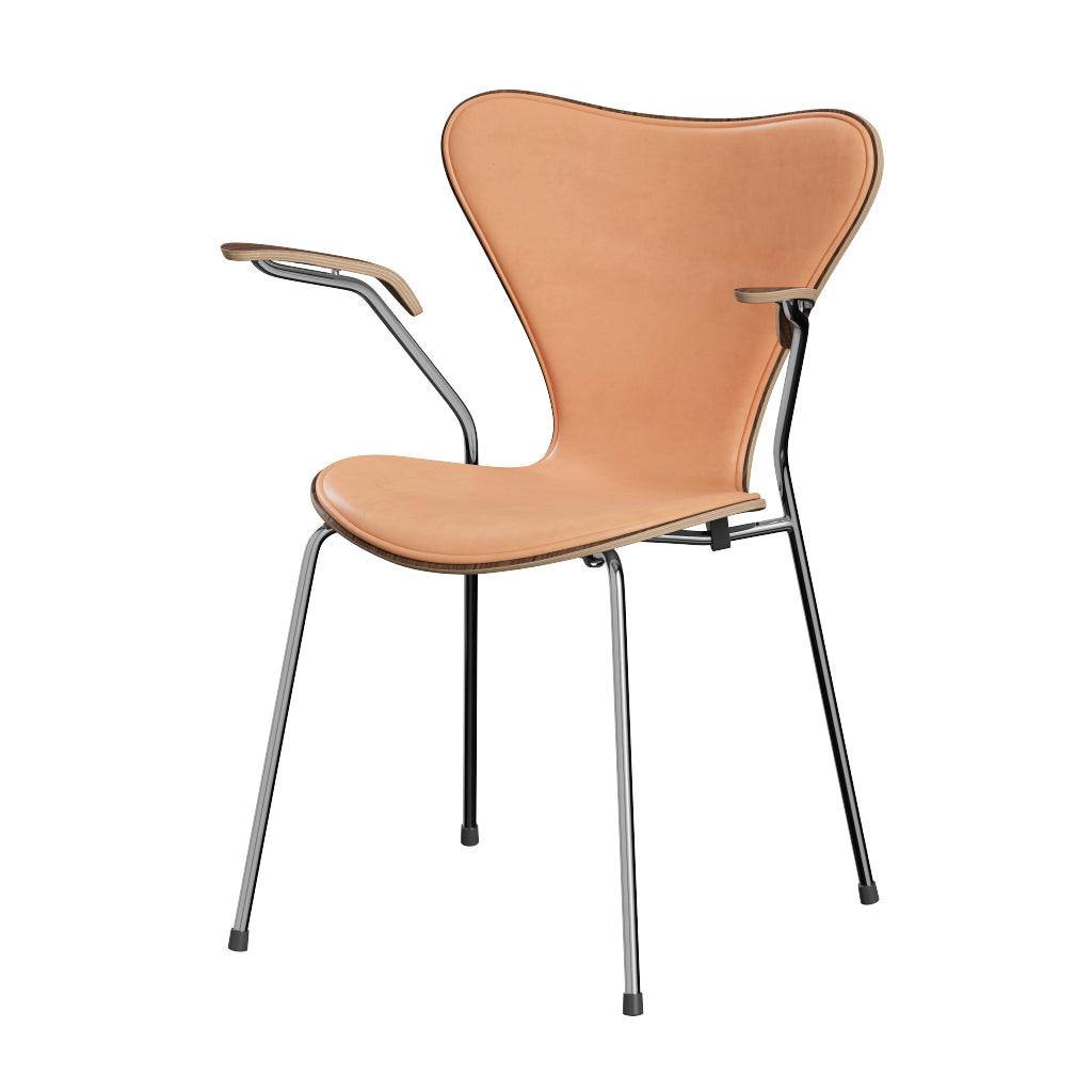 Fritz Hansen - 3207 stol med armlæn, naturfiner og forsidepolstret i Natur læder - Valnød - Krom stel - Jacobsen Plus