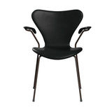 Fritz Hansen - 3207 stol med armlæn, fuldpolstret i Grace læder - Black læder - Brown Bronze stel - Jacobsen Plus