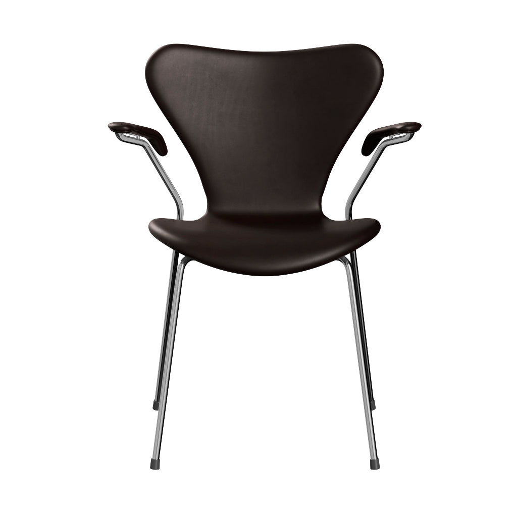 Fritz Hansen - 3207 stol med armlæn, fuldpolstret i Grace læder - Dark Brown læder - Chrome stel - Jacobsen Plus
