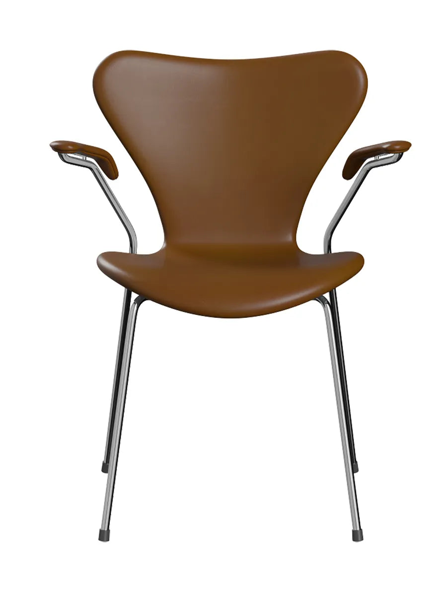 3207 Serie 7 Armstol af Arne Jacobsen - Fuldpolstret / Soft læder / Valnød - Jacobsen Plus