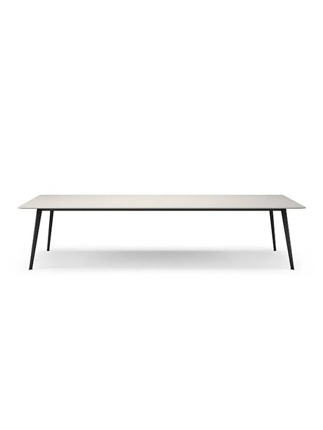 JW3012 Tisch von Montana - Weiße Eiche (Eiche furniert) / Schwarz (lackiert) - Jacobsen Plus