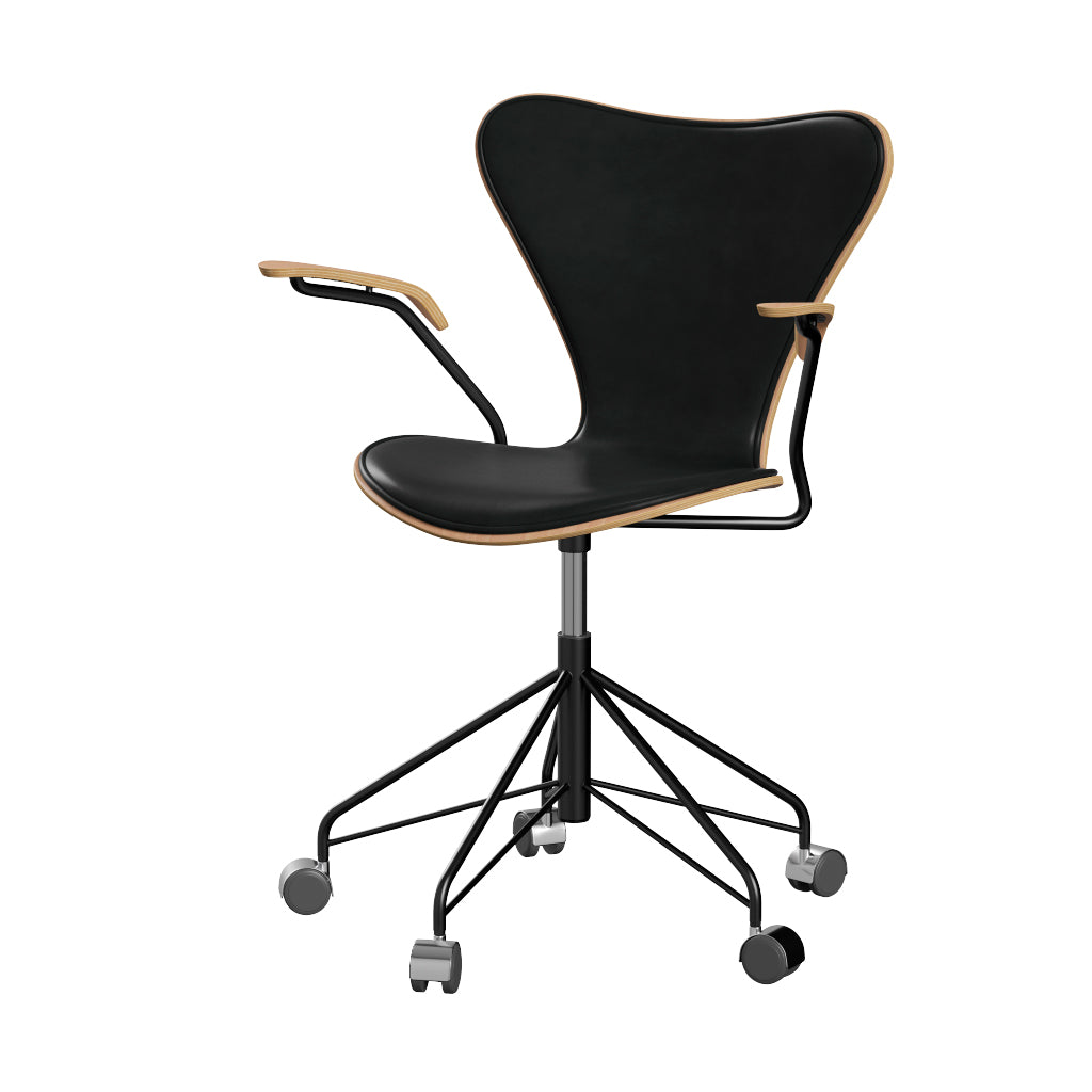 Fritz Hansen - 3217 kontorstol med armlæn, naturfiner og forsidepolstret i Grace læder - Bøg - Sort læder - Sort stel - Jacobsen Plus
