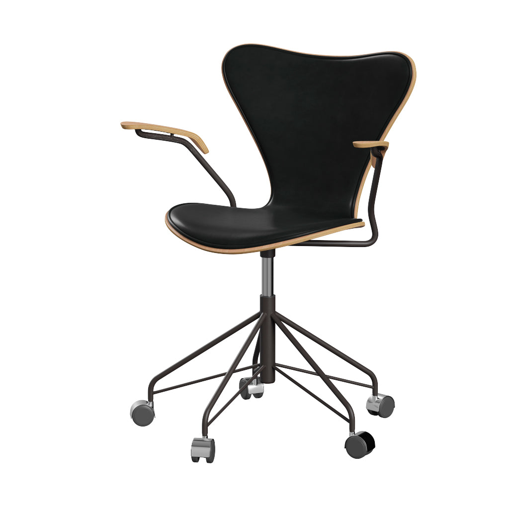 Fritz Hansen - 3217 kontorstol med armlæn, naturfiner og forsidepolstret i Grace læder - Bøg - Sort læder - Warm Graphite stel - Jacobsen Plus