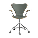 Fritz Hansen - 3217 kontorstol med armlæn, naturfiner og forsidepolstret i Grace læder - Bøg - Concrete Grey læder - Krom stel - Jacobsen Plus
