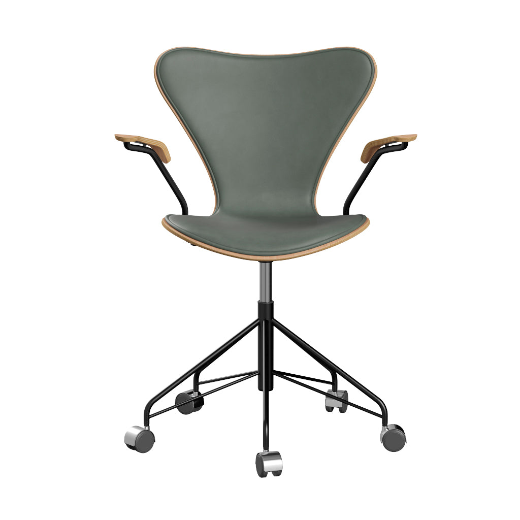 Fritz Hansen - 3217 kontorstol med armlæn, naturfiner og forsidepolstret i Grace læder - Bøg - Concrete Grey læder - Sort stel - Jacobsen Plus