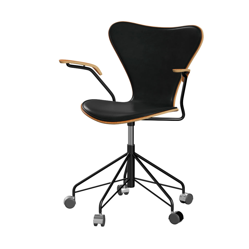 Fritz Hansen - 3217 kontorstol med armlæn, naturfiner og forsidepolstret i Grace læder - Kirsebær - Sort læder - Sort stel - Jacobsen Plus