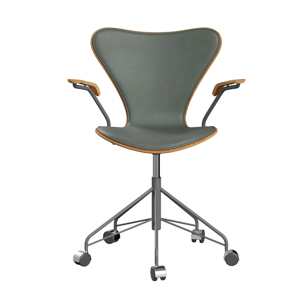 Fritz Hansen - 3217 kontorstol med armlæn, naturfiner og forsidepolstret i Grace læder - Kirsebær - Concrete Grey læder - Silver Grey stel - Jacobsen Plus