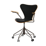 Fritz Hansen - 3217 kontorstol med armlæn, naturfiner og forsidepolstret i Grace læder - Elm - Sort læder - Brown Bronze stel - Jacobsen Plus