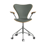 Fritz Hansen - 3217 kontorstol med armlæn, naturfiner og forsidepolstret i Grace læder - Eg - Concrete Grey læder - Silver Grey stel - Jacobsen Plus