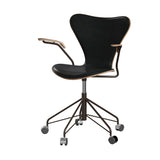 Fritz Hansen - 3217 kontorstol med armlæn, naturfiner og forsidepolstret i Grace læder - Valnød - Sort læder - Brown Bronze stel - Jacobsen Plus